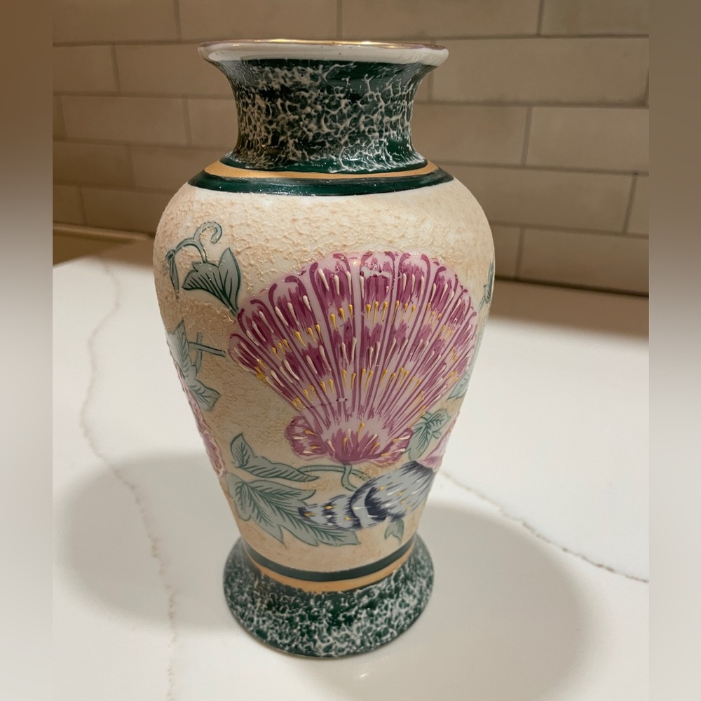 Vintage Japanese Moriage Satsuma Vase Nautical Seashells Floral Handmade